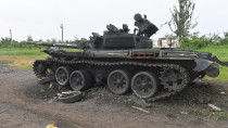 Zničený tank Ozbrojených sil Ukrajiny - 42TČen