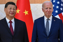Joe Biden a předsedovi ČLR Si Ťin-pching během summitu G20 - 42TČen
