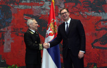 Ruský velvyslanec Alexander Botsan-Charčenko a srbský prezident Aleksandar Vučić - 42TČen