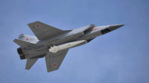 Ruská stíhačka MiG-31 údajně nese hypersonickou střelu Kinžal - 42TČen